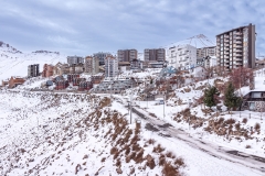 Vacaciones de invierno, nieve en Santiago de Chile, centros de Sky. Sector El Colorado, Farellones, días de invierno.