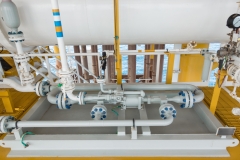 Liquid plunger pump positive displacement type to transfer liquid from vessel to sea line pipe at offshore oil and gas wellhead remote platform.